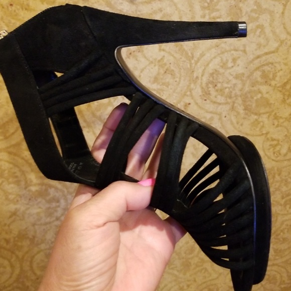 💖Host Pick💖 Tory Burch Black Suede Heels - Picture 4 of 8